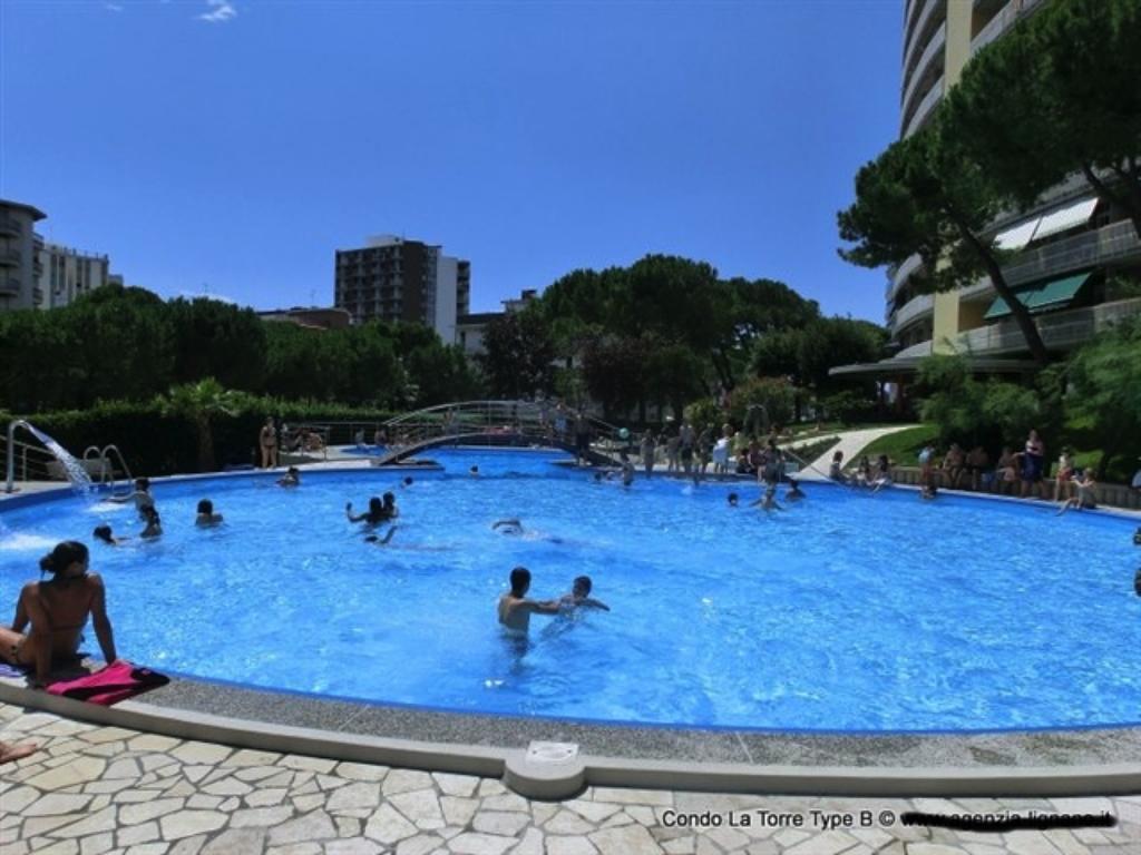 Lignano Sabbiadoro With Pool Apartamento Exterior foto