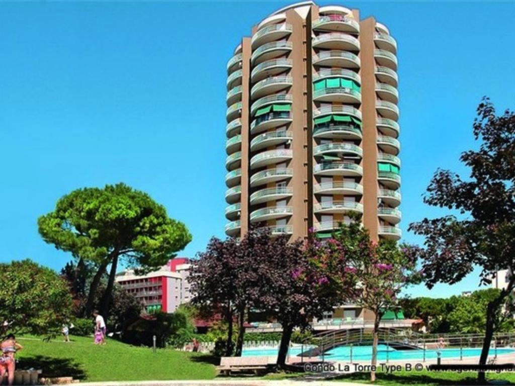 Lignano Sabbiadoro With Pool Apartamento Exterior foto